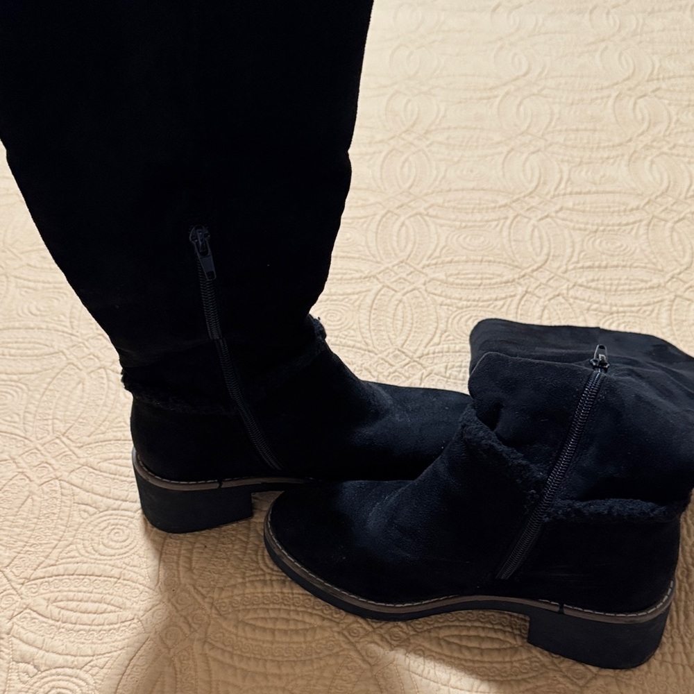 Olivia Miller Black Winter Boots - Picture 4 of 5